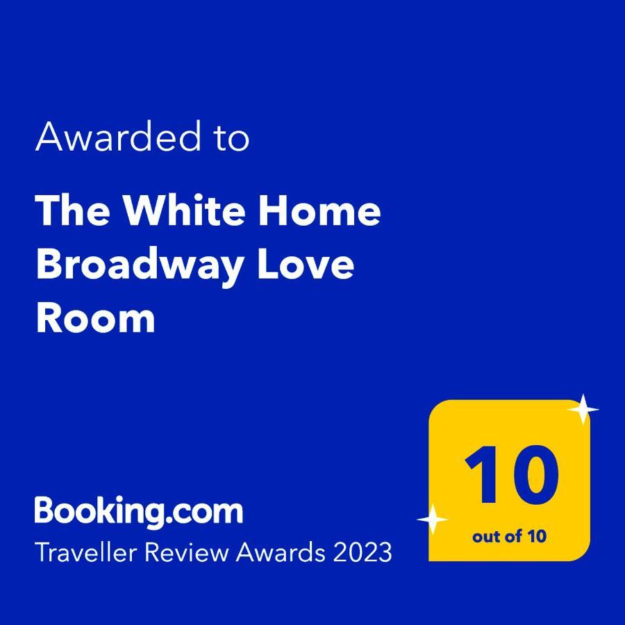 The White Broadway * Chateauroux