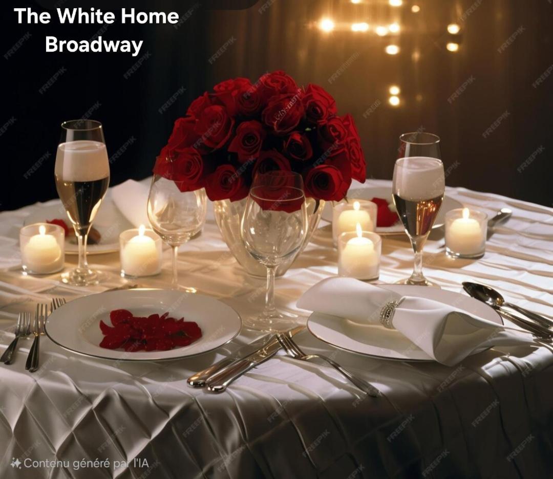 The White Broadway Holiday home *